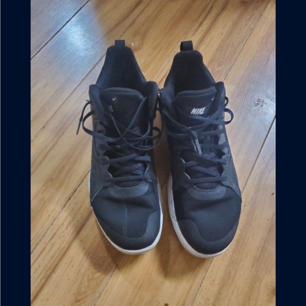 Men Nike boy 10.5